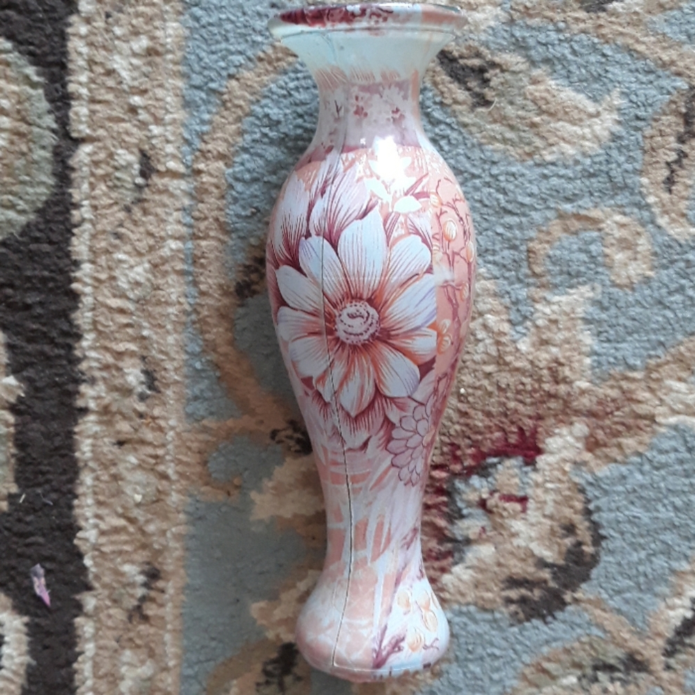 Pretty glass floral vase